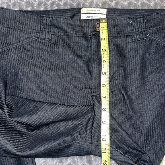 Anthropologie G.H. Bass & Co Pin Stripe Dress Capris.  Size 8. - Picture 7 of 11